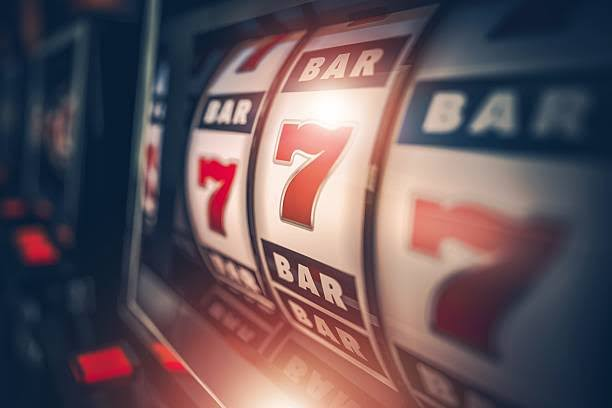 Exploring Online Slot Games: Features, Strategies, and Responsible Entertainment